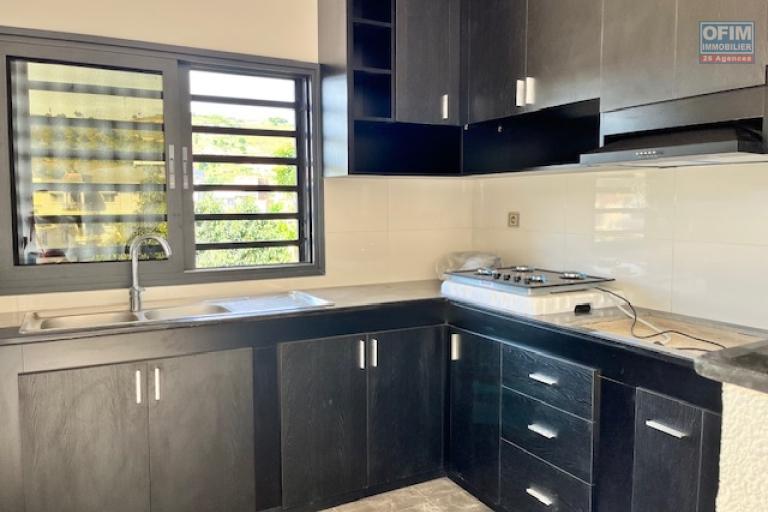 Trois villas neuves en copropri&eacute;t&eacute; avec une piscine &agrave; Ambatobe