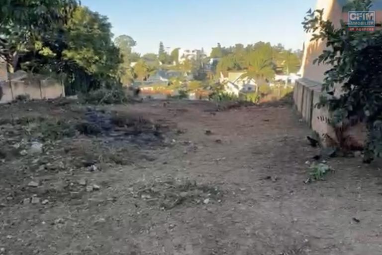 Vente d'un terrain de 845 m2 pr&ecirc;t &agrave; b&acirc;tir &agrave; Androhibe