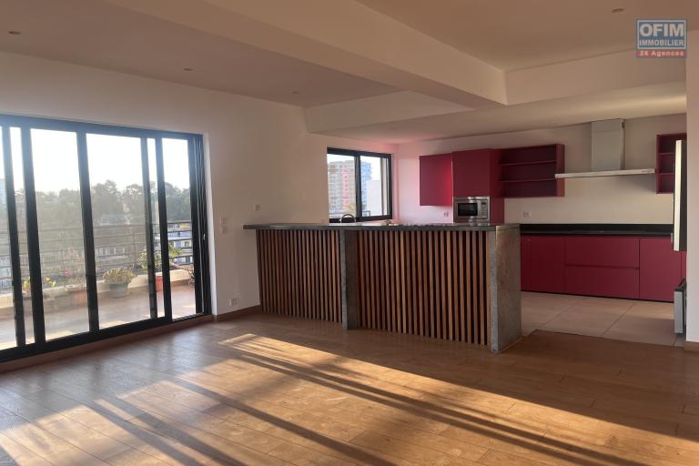 A louer un appartement T3 avec une vue sur massay Ivandry