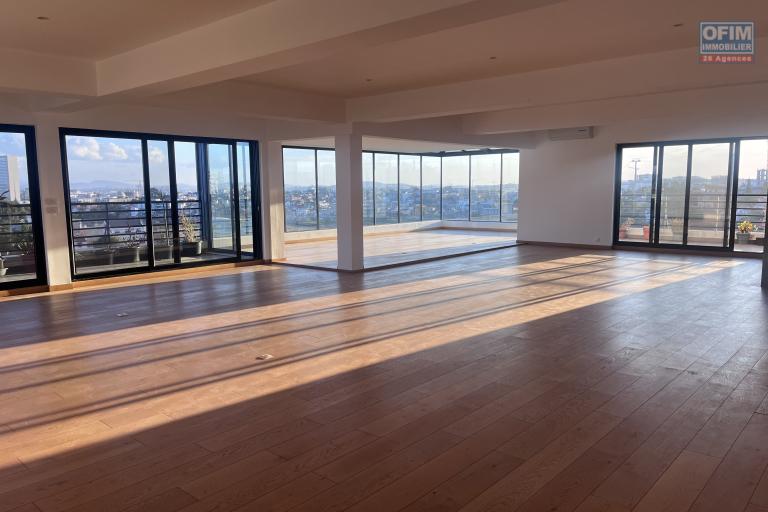 A louer un appartement T3 avec une vue sur massay Ivandry