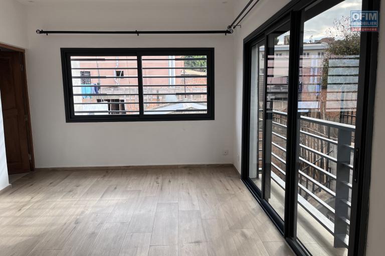 Trois grands appartements T5 neufs et lumineux &agrave; Mahazoarivo
