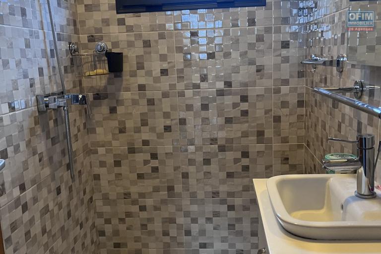 Vente d'une villa F6 meubl&eacute;e de standing &agrave; Iavoloha Mandrimena