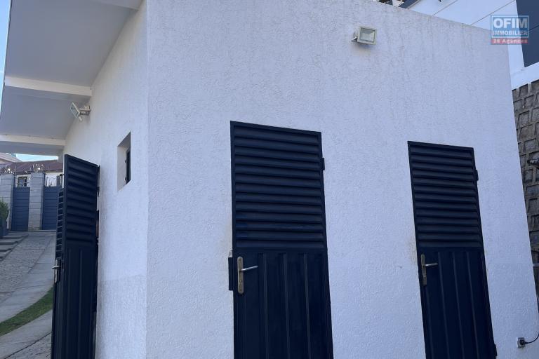 Vente d'une villa F6 meubl&eacute;e de standing &agrave; Iavoloha Mandrimena