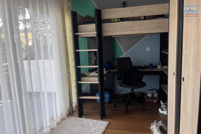 Vente d'une villa F6 meubl&eacute;e de standing &agrave; Iavoloha Mandrimena