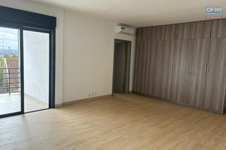 Un grand appartement T5 &agrave; Mahatony Ivandry