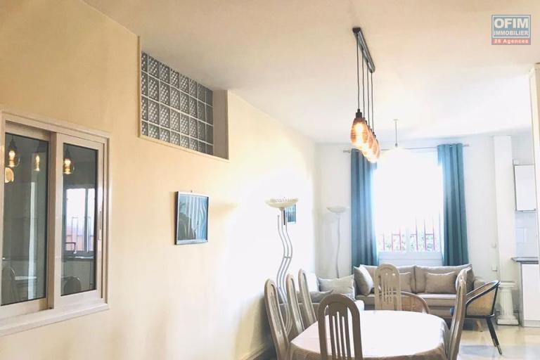 Un appartement T3 meubl&eacute; au rez de jardin &agrave; Ambatobe