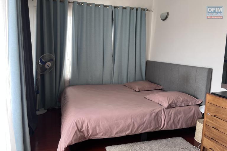 A r&eacute;server pour Septembre un appartement T3 meubl&eacute; dans une r&eacute;sidence s&eacute;curis&eacute;e &agrave; Ambatobe
