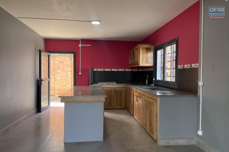 Une villa F5 neuve &agrave; Ilafy Antsampandrano