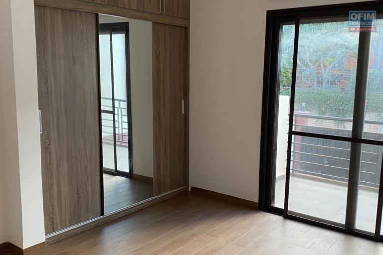 Une villa F5 de standing avec piscine &agrave; Ambatobe
