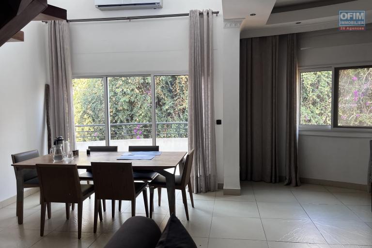 Un appartement T5 meubl&eacute; en duplex &agrave; Androhibe