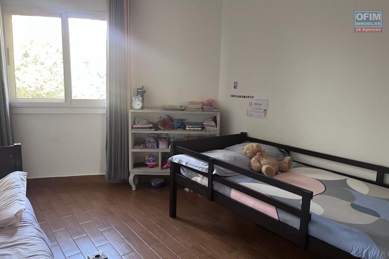 Un appartement T5 meubl&eacute; en duplex &agrave; Androhibe