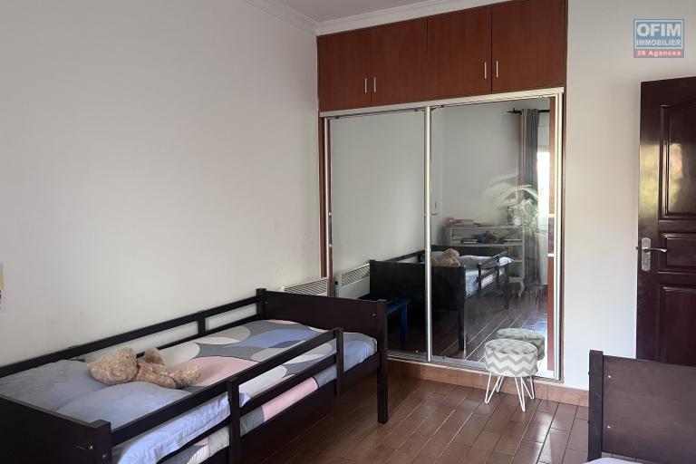 Un appartement T5 meubl&eacute; en duplex &agrave; Androhibe