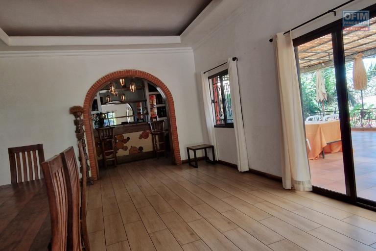 Une villa F4 meubl&eacute;e avec piscine &agrave; Analamahitsy Ilafy