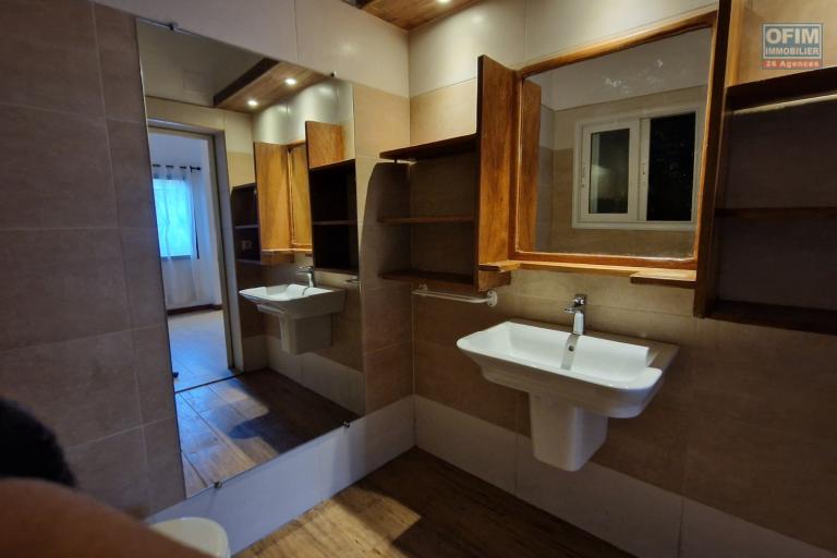 Une villa F4 meubl&eacute;e avec piscine &agrave; Analamahitsy Ilafy