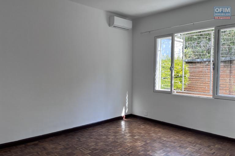 Une villa F5 avec jardin &agrave; Androhibe