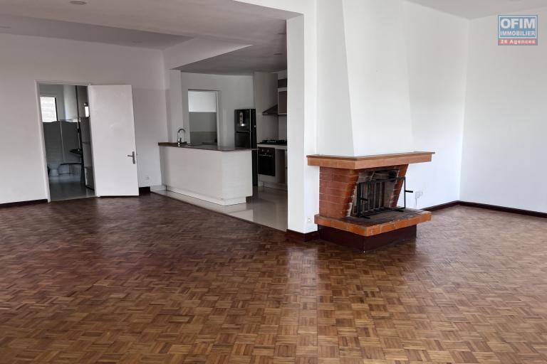 Une villa F5 avec jardin &agrave; Androhibe