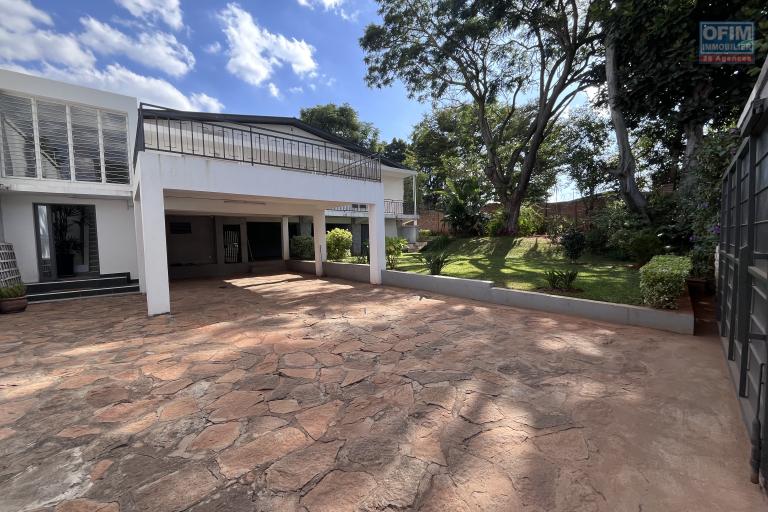 Une villa F5 avec jardin &agrave; Androhibe