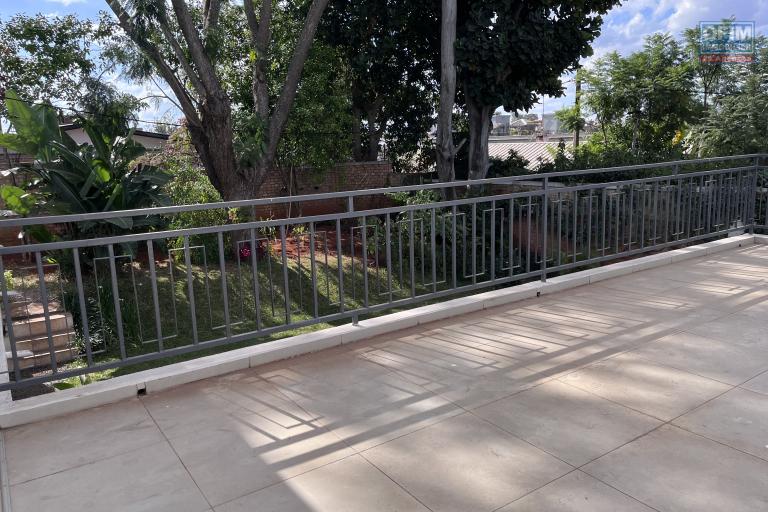 Une villa F5 avec jardin &agrave; Androhibe