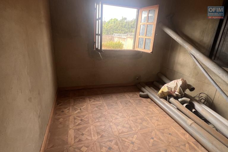A VENDRE- Villa basse &agrave; terminer &agrave; Lohanosy Ambohijanaka Nord - Chambre 3