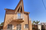 A vendre maison F4 sur terrain de 292M2 &agrave; Talatamaty contact Mr Jacky