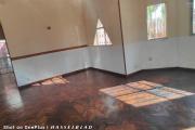 A vendre maison F4 sur terrain de 292M2 &agrave; Talatamaty contact Mr Jacky