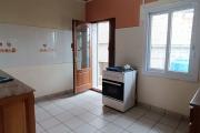 A VENDRE Une propri&eacute;t&eacute; de 520m2 avec maison F4 &agrave; snowy Avaratra, tel