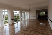 A VENDRE une propri&eacute;t&eacute; de 2250m2 avec maison F8 , salle &eacute;v&egrave;nementielle et piscine &agrave; Alasora , c contact Francia