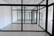 Un grand local professionnel de 1 287m2 au R+1 &agrave; Alarobia