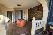 A LOUER - Une villa de standing meubl&eacute;e &agrave; &eacute;tage de type F5 situ&eacute; &agrave; Ambohinambo Talatamaty non loin SUPER U