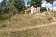 A vendre, grand terrain de 8194 m2 &agrave; 3 min de l'autoroute &agrave; Ambohimanga Antananarivo