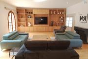 Une villa F6 de prestige meubl&eacute;e et &eacute;quip&eacute;e avec piscine &agrave; Androhibe ( lalaina@ofim.mg)