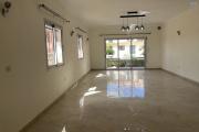 A louer deux grandes villas avec piscine &agrave; Antsobolo Ambatomaro