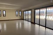 Un appartement T3 sécurisé avec une grande terrasse à Androhibe