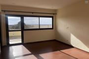 Un appartement T3 sécurisé avec une grande terrasse à Androhibe