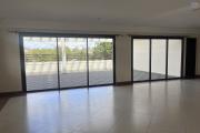 Un appartement T3 sécurisé avec une grande terrasse à Androhibe