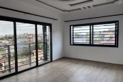 Trois grands appartements T5 neufs et lumineux &agrave; Mahazoarivo
