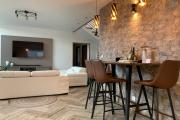 Vente d'une villa F6 meubl&eacute;e de standing &agrave; Iavoloha Mandrimena