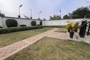 Un grand appartement T5 en duplex meubl&eacute; &agrave; Ambohitrarahaba