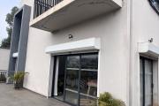 Un grand appartement T5 en duplex meubl&eacute; &agrave; Ambohitrarahaba