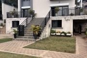 Un grand appartement T5 en duplex meubl&eacute; &agrave; Ambohitrarahaba