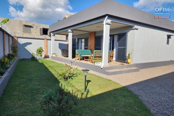 A LOUER - Belle villa basse neuve meubl&eacute;e type F3 &agrave; Ivato Morarano (Ankadindravola)
