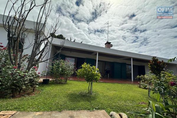 A vendre, une propri&eacute;t&eacute; de 1190 m2, dans le quartier r&eacute;sidentiel d'Androhibe Antananarivo