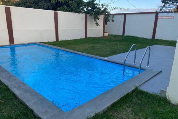 Une villa F5 de standing avec piscine &agrave; Ambatobe