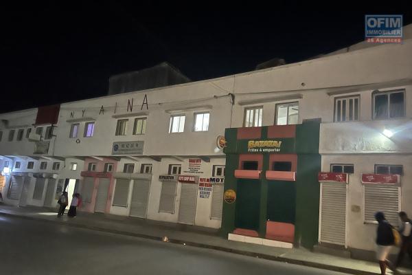 &Agrave; LOUER &ndash; LOCAUX PROFESSIONNELS NEUFS &Agrave; ANOSISOA AMBOHIMANARINA